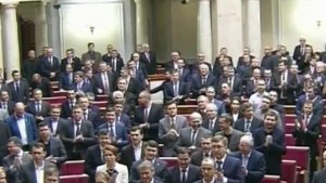 Верховная рада Украины не назначила дату инаугурации избранного президента Владимира Зеленского