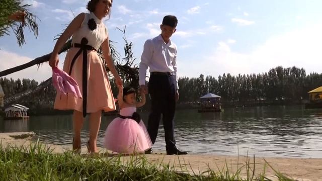 Аише 1 годик. Папина дочка. смотреть онлайн