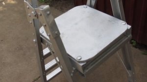 Мини-стремянка своими руками. Вторая жизнь бытовой лестницы