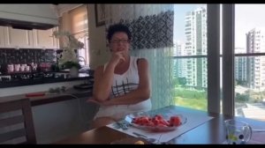 флоридаялта ? Дочь находится в Ялте, а мать… ?