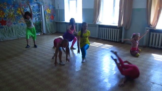 танец "Кузнечик" группа "Карамельки" смотреть онлайн