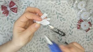 Бантики с ювелирной серединкой.