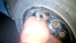 Как снять прикипевшее колесо