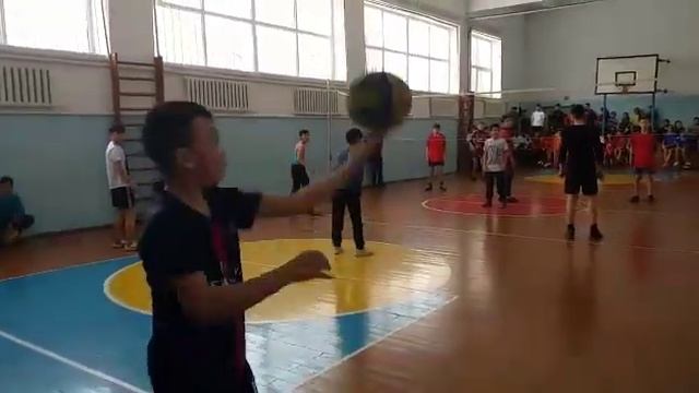 Соревнования по волейболу среди 7-8 классов (победа за нами) смотреть онлайн