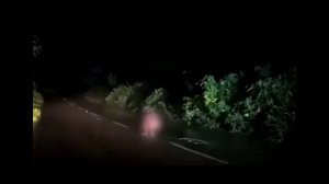 Одержимая девушка в Индонезии!