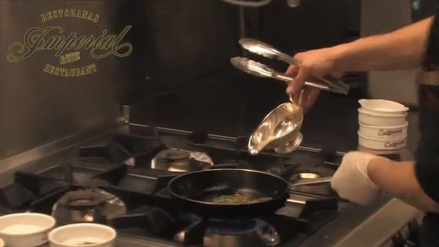 Запеченные устрицы со шпинатом Рокфеллер by Restaurant Imperial смотреть онлайн