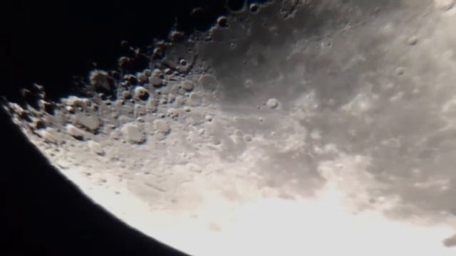 Moon Close Up - 3rd Quarter - With Old Celestron C11 Telescope, 15mm Eyepiece, and iPhone 6 смотреть онлайн