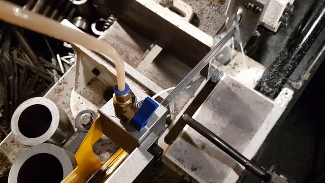 Ленточная пила по металлу Metal Master BSG-812 видеообзор смотреть онлайн