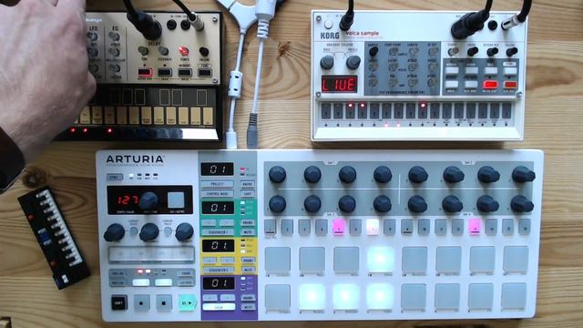 Korg Volca Sample + Keys + BeatStep Pro - Jam #4 - Techno