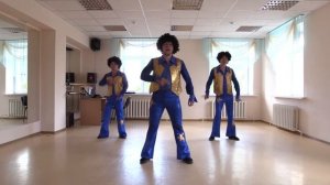 Стильная зарядка в стиле диско