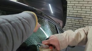 ? Можно ли открыть стекло авто скотчем? Рабочий способ или нет? Вскрываем окно автомобиля скотчем