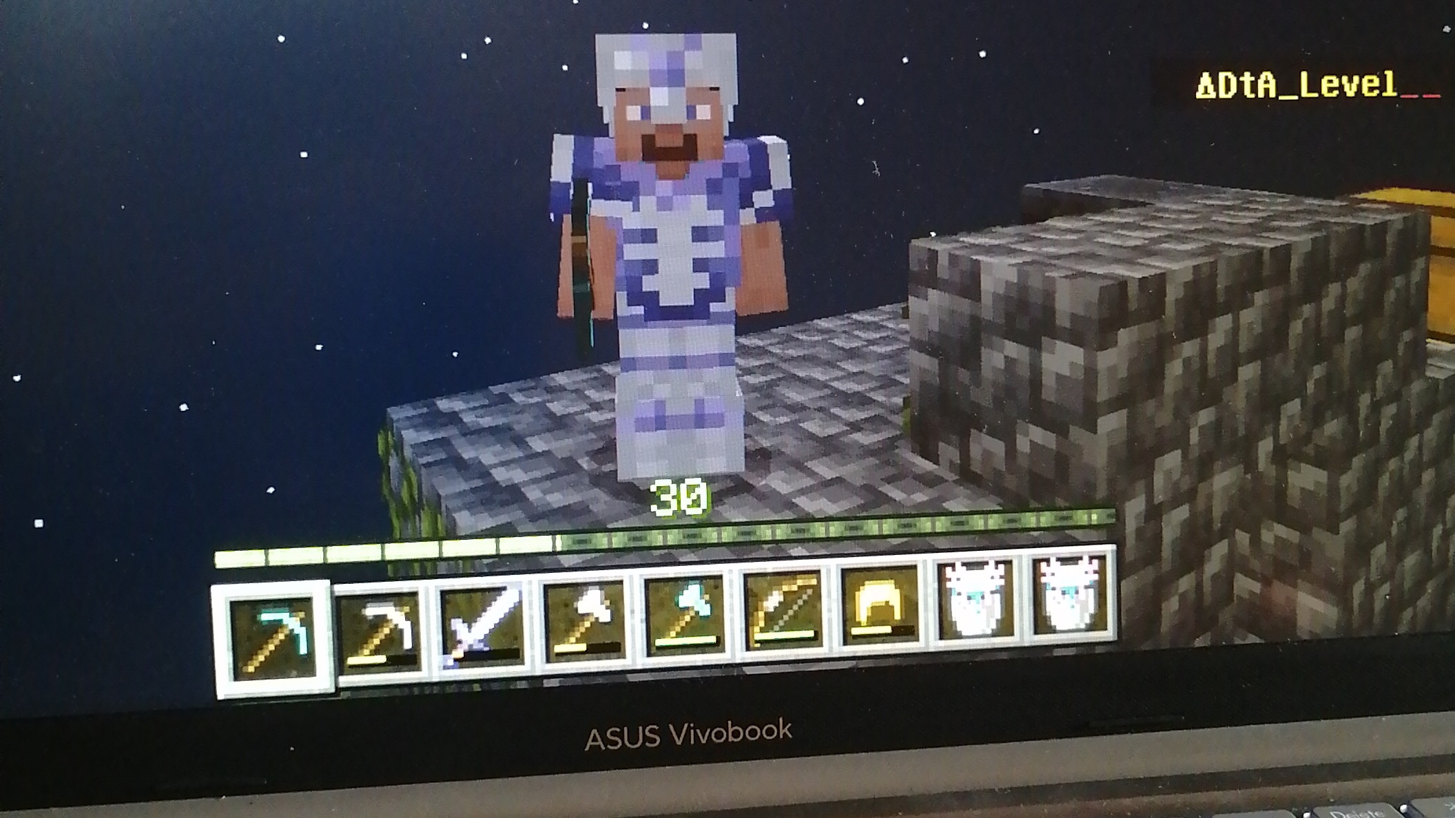 привет! я сильно извияюсь за долгое отсутствие. И сегодня я постораюсь выжить 100 дней в  minecraft!