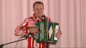 От ЛЮДЕЙ на ДЕРЕВНЕ не СПРЯЧЕШЬСЯ.песня под гармонь