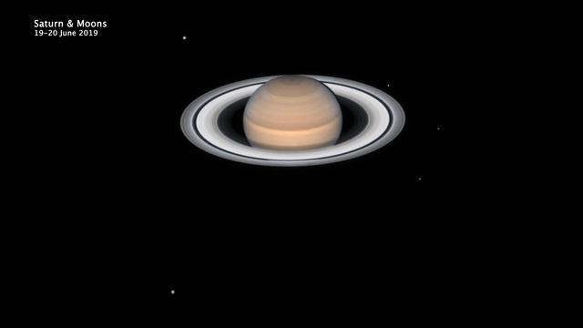 Hubble Space Telescope: Video of Moons Circling Saturn смотреть онлайн