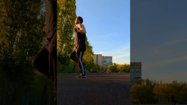 "По физкультуре всегда было 5 баллов, а теперь вот, 5 с плюсом! ??" смотреть онлайн