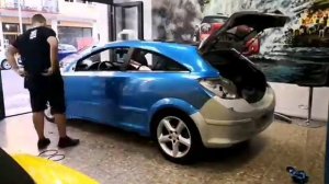 Time lapse Opel Astra car wrapping Roma