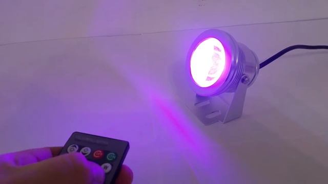 LED Прожектор Водоустойчив RGB с дистанционно и смяна на цветовете 12V смотреть онлайн