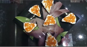 как правильно отделить красную икру от плёнки. очень быстрый способ.how to properly separate red.