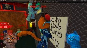 ЗАТЯНУЛО В ОЧЕНЬ СТРАШНЫЙ ЛИФТ В РОБЛОКС / Бабуля Гренни / Котик Игроман и Кот Лайк ЛИФТ Roblox