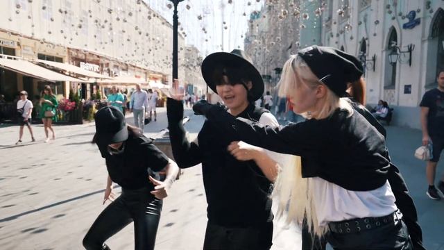 [KPOP IN PUBLIC | ONE TAKE] Stray Kids - THUNDEROUS (소리꾼 )| DANCE COVER by ROISS смотреть онлайн