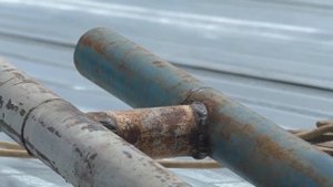 Тепловые сети! Кроем крышу своими руками из профнастила, на газовой котельной! Как сделать крышу?