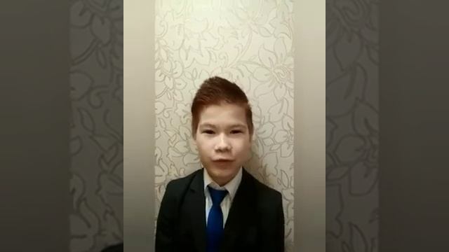 Ученики 5 А класса читают стихотворение Мусы Джалиля "Красная ромашка" (Муса Җәлил "Кызыл ромашка") смотреть онлайн