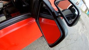 Как отрегулировать зеркало заднего вида. Секретные заглушки на зеркалах.