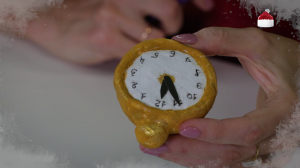 Как сделать игрушку из ваты. Ёлочная игрушка «Часы из ваты». Техника советской игрушки 50-х годов