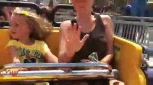 Девушке аттракцион оказался не под силу