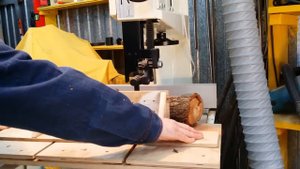 Приспособление для распиловки бревен