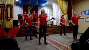 8-Б танец с книгами