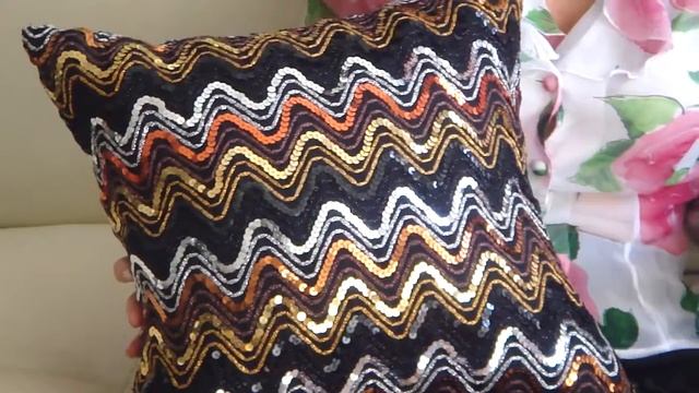 Декоративные подушки с пайетками. Заметки об интерьере. София Голдберг смотреть онлайн