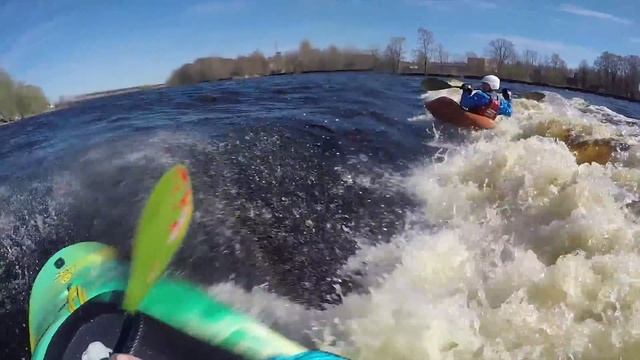 Катание на реке Луге смотреть онлайн