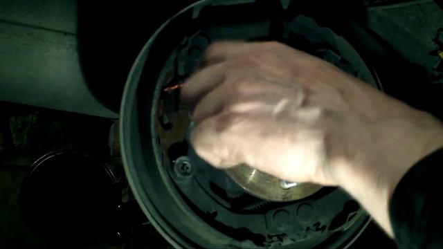 Замена задних тормозных колодок на Тойота