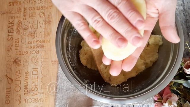 КАРТОФЕЛЬНЫЕ КОТЛЕТЫ С СЫРОМ? Рецепт в описании?
