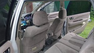 Mitsubishi chariot 2002.
