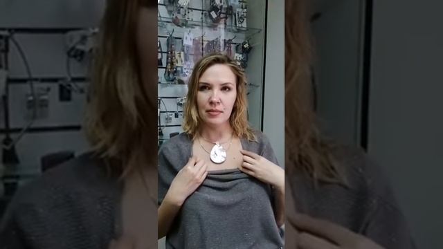 Людмила выбирает украшения для себя. Стилевой типаж Натурал-Драматик, колорит Мягкая Весна. Видео 2 смотреть онлайн