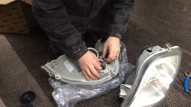 Renault Master Van - Broken Headlight Replacement DIY How To