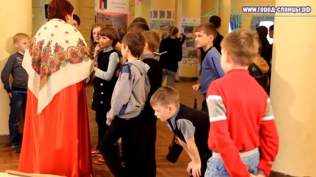 В гостях у сказки побывали сланцевские дети... смотреть онлайн