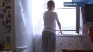 Ребёнок выпал из окна 12+