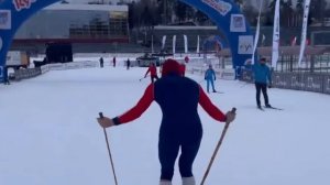 Ретро зарядка Большунова в советской форме. Лыжные гонки