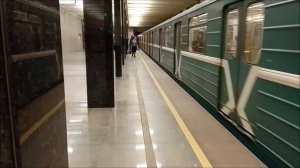 Электропоезд 81-717/714 "Номерной" №63 на станции метро Каширская,Замоскворецкая линия