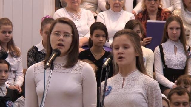 СПИТ МЛАДЕНЕЦ НА СОЛОМЕ