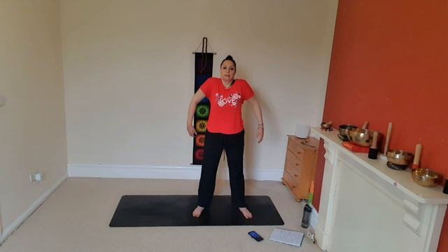 12 МИНУТНА ЙОГА ЗА НАПЪЛНО НАЧИНАЕЩИ #йога #начинаещи смотреть онлайн