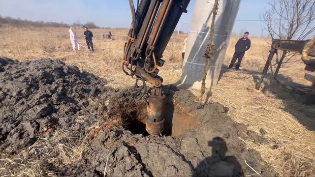 9 колец колодец пробурен за 1 час 25 минут !!! Бурение колодца в Клинском районе смотреть онлайн