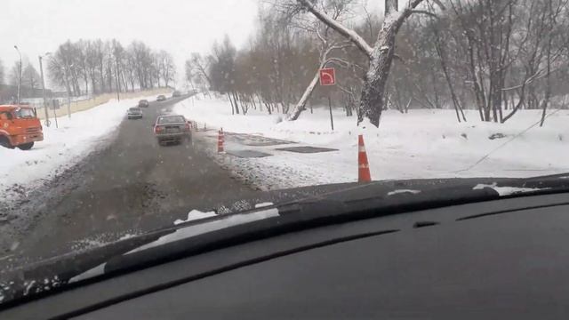Кладут асфальт в снег! Новая Москва смотреть онлайн