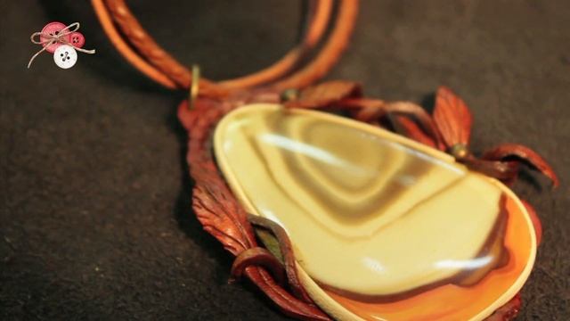 Кулон из кожи и среза агата "Песок! смотреть онлайн