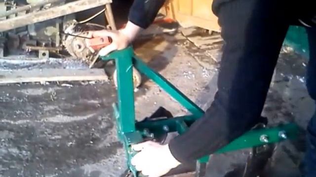 обзор самодельного двухкорпусного плуга для минитрактора ( homemade plow for tractors ) смотреть онлайн