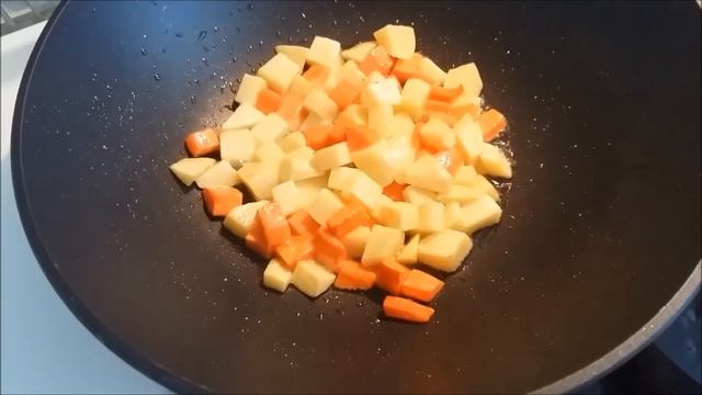 Китайская кухня. Тушеная говядина с картофелем.  土豆炒牛肉 tǔdòu shāo niúròu