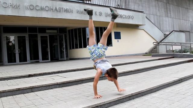 От рассвета до заката на руках по Калуге. смотреть онлайн